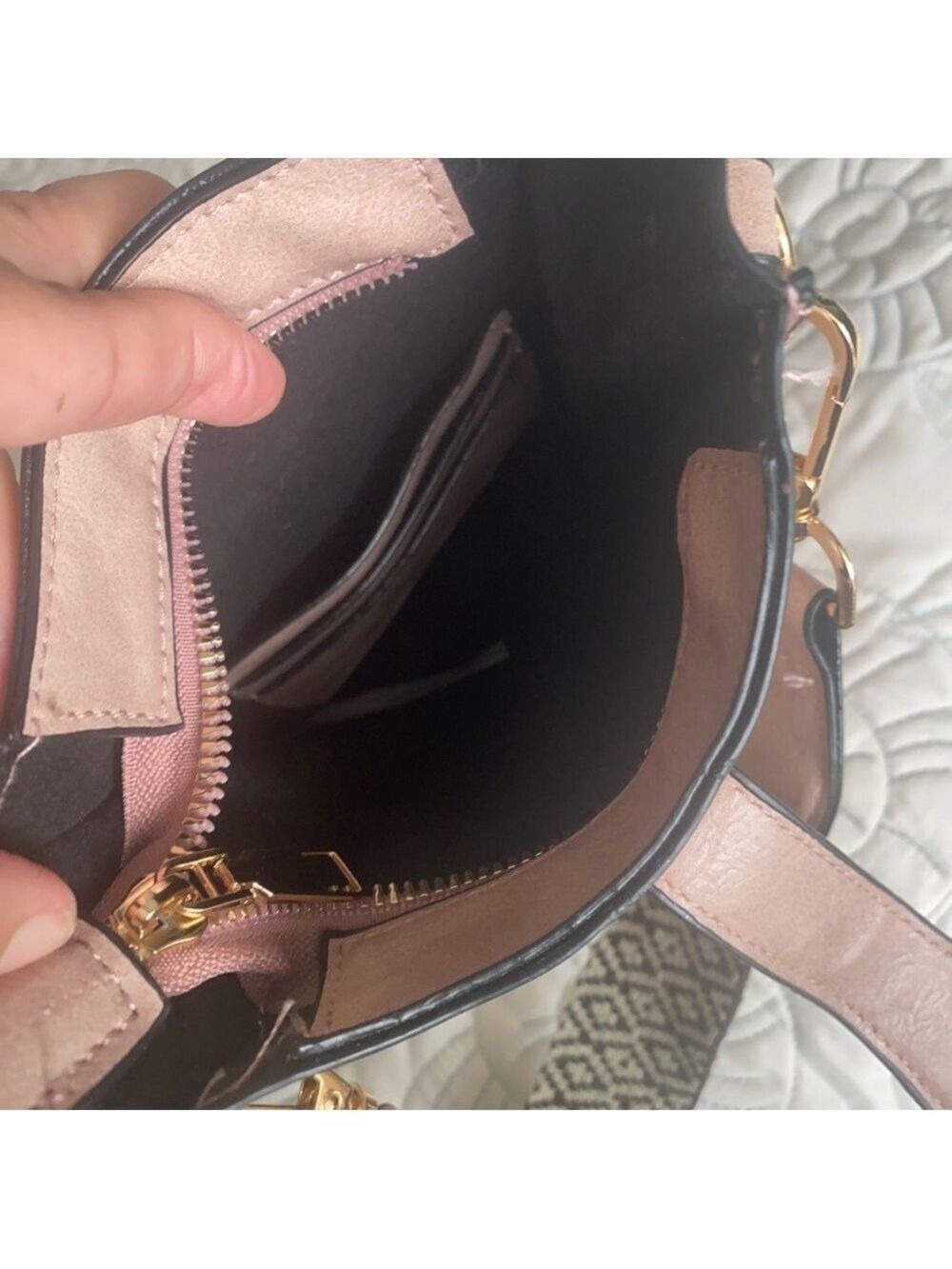 Women's DOMII. Blush & Black Pattern Strap PU Crossbody Bag One Size - Picture 4 of 6